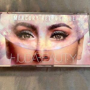 Huda Beauty Mercury Retrograde eyeshadow palette